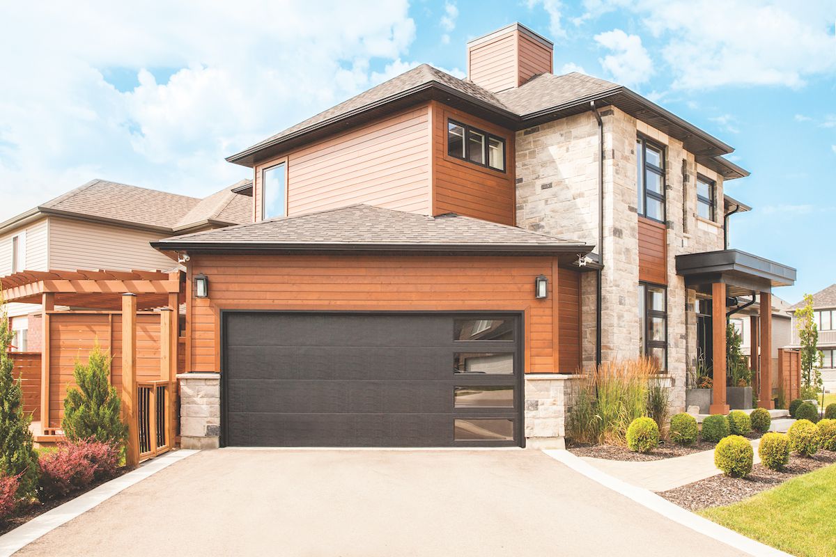 What to Consider When Replacing a Garage Door